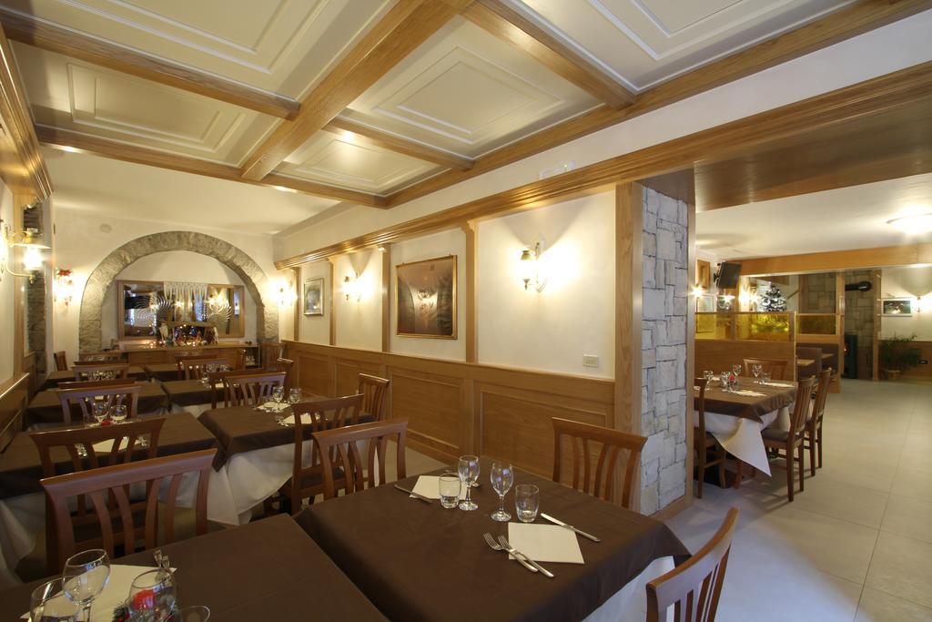 Hotel Il Vecchio Pescatore Villetta Barrea Exteriör bild